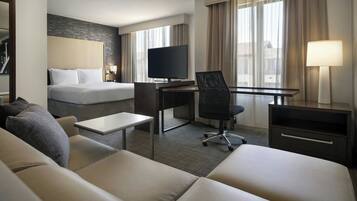 Skrivebord, skrivebord for bærbar PC og strykejern/-brett