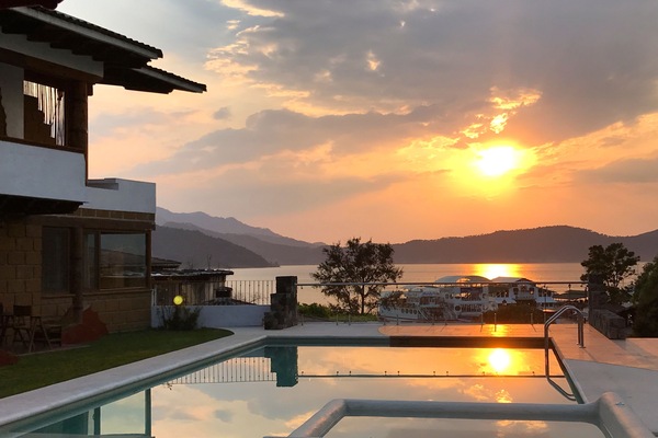 Outdoor pool, pool umbrellas, sun loungers