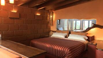 Premium Suite, 1 King Bed, Hot Tub, Lake View