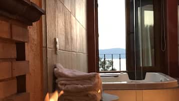 Private spa tub