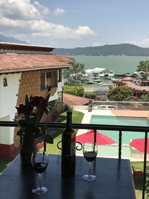 Standard Room, 1 Double Bed, Partial Lake View | Select Comfort beds, in-room safe, iron/ironing board, free WiFi - Hotel Puesta del Sol (Valle de Bravo)