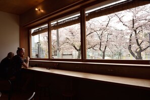 View from property - Hostel Mitsuwaya Osaka (Osaka)