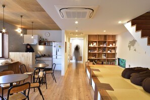 Café - Hostel Mitsuwaya Osaka (Osaka)