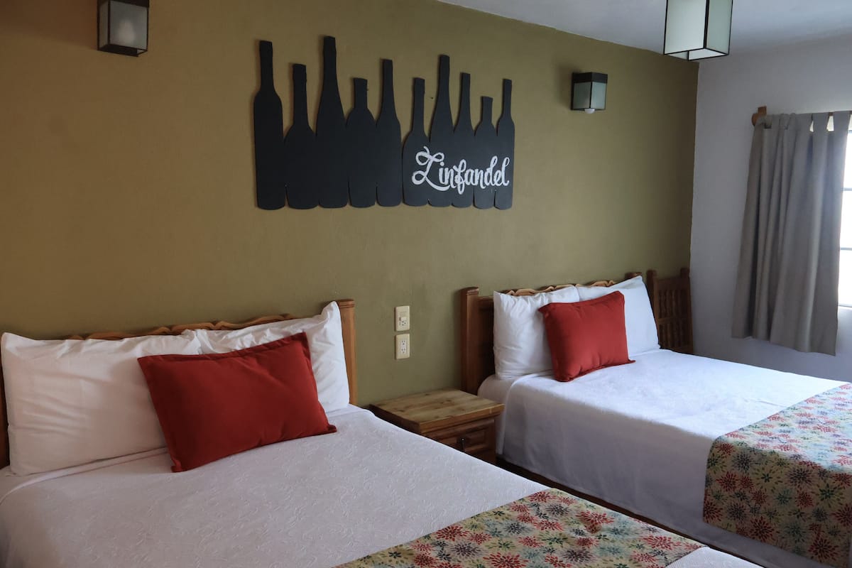 Double Room | Desk, iron/ironing board, bed sheets