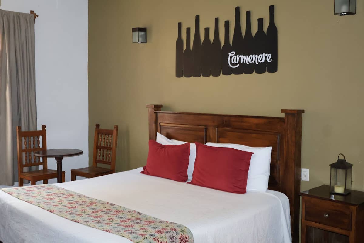 Superior Room, 1 King Bed | Desk, iron/ironing board, bed sheets