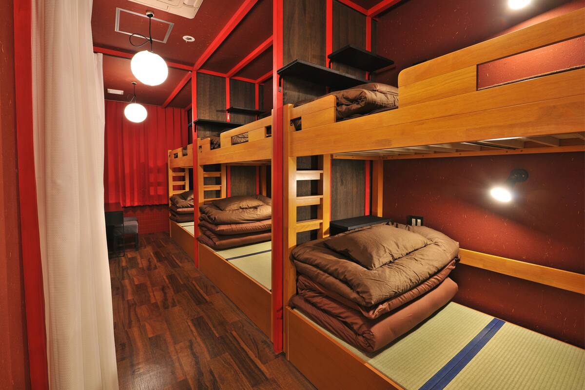 In-room safe, WiFi (free), bed sheets
