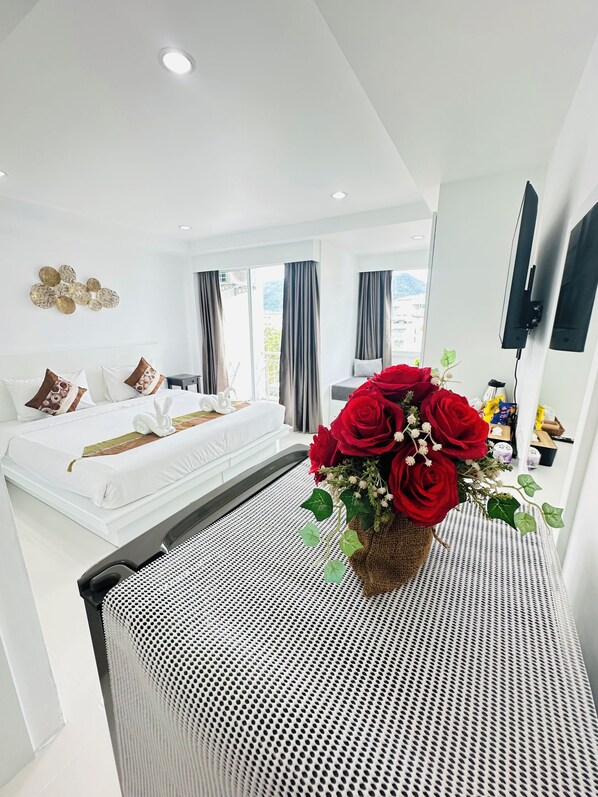 スーペリア ダブルルーム バルコニー | セーフティボックス (室内)、WiFi (無料)