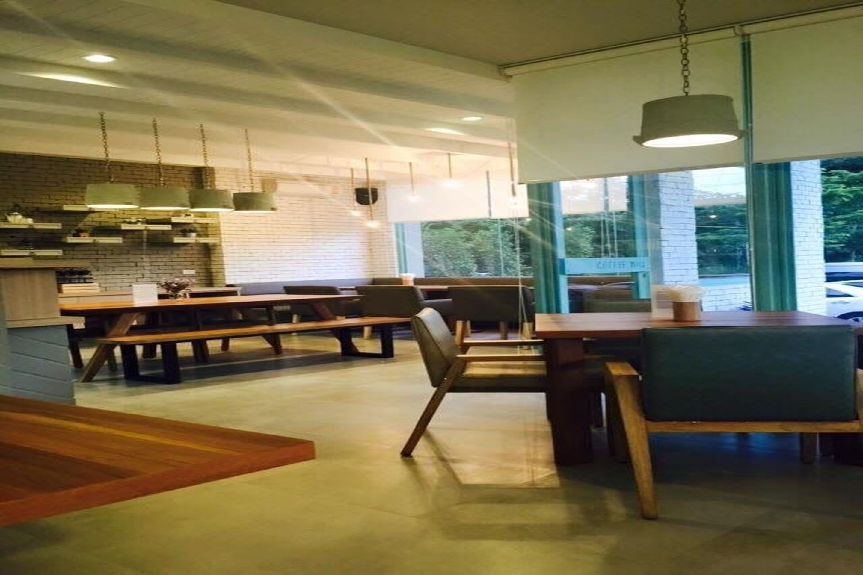 lunch, dinner, brunch served; international cuisine, garden views