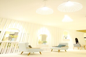 Lobby sitting area - Prairie Hills Resort (Pak Chong)