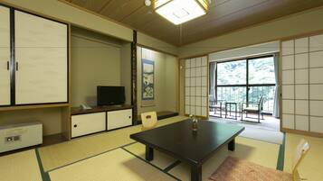 Literie de qualité supérieure, coffres-forts dans les chambres, bureau