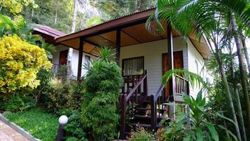 In-room safe, desk, iron/ironing board, rollaway beds