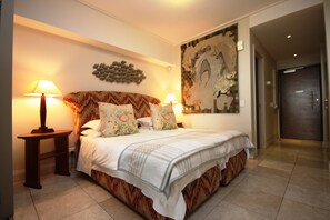 Exclusive Apartment, 1 Room, Canal View