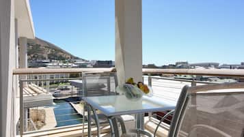 Exclusive Apartment, 1 Room, Canal View | Terraza o patio