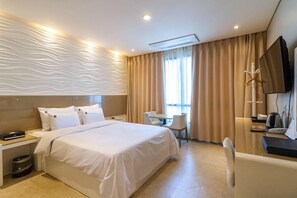 Royal Double Room | Desk, free WiFi