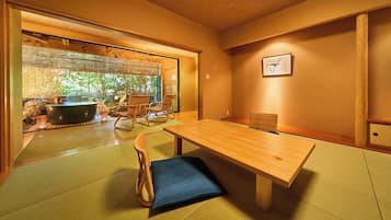 Superior Japanese Style Room with Open-air Bath (No View), Non-Smoking | In-room safe, desk, iron/ironing board, free WiFi