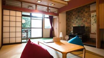 Japanese Style Room for 4 People, Mountain View | In-room safe, free WiFi, bed sheets