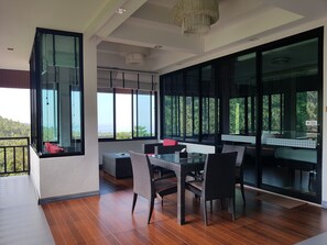 Luxury Room, Kitchenette, Sea View | In-room safe, individually decorated, desk, blackout drapes - Balcony Villa Koh Tao (Koh Tao)