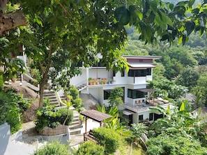 In-room safe, individually decorated, desk, blackout curtains - Balcony Villa Koh Tao (Koh Tao)