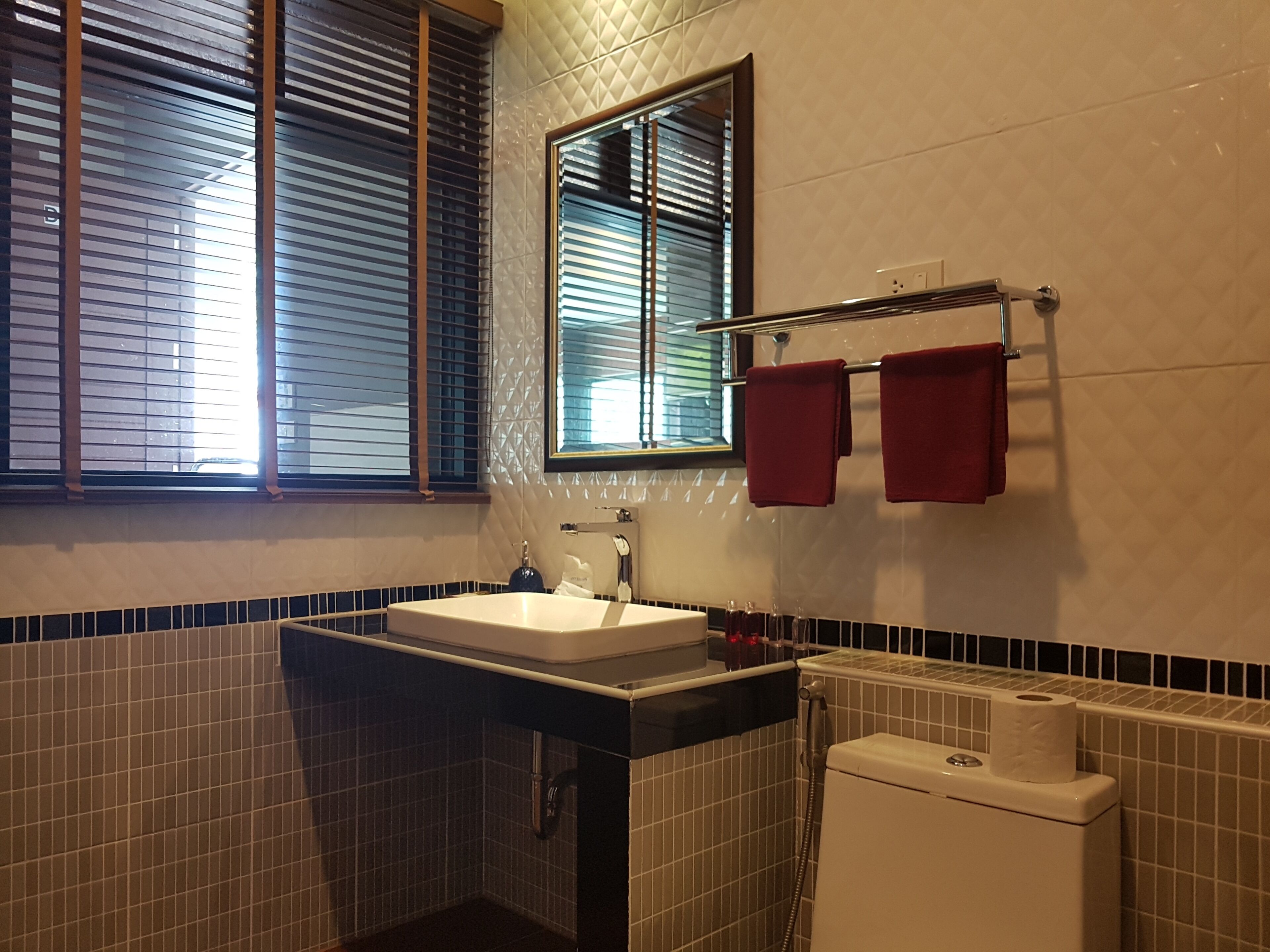 studio, 1 bedroom, sea view | bathroom | shower, free toiletries, bidet, towels