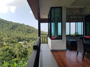 Luxury Room, Kitchenette, Sea View | In-room safe, individually decorated, desk, blackout drapes - Balcony Villa Koh Tao (Koh Tao)