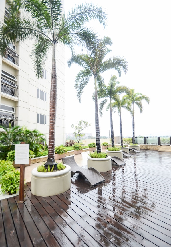 Sundeck
