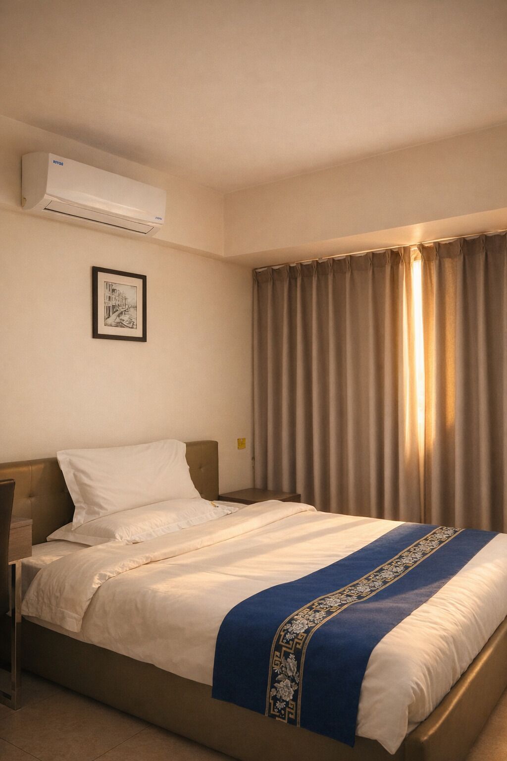 Junior Suite | Premium bedding, desk, bed sheets