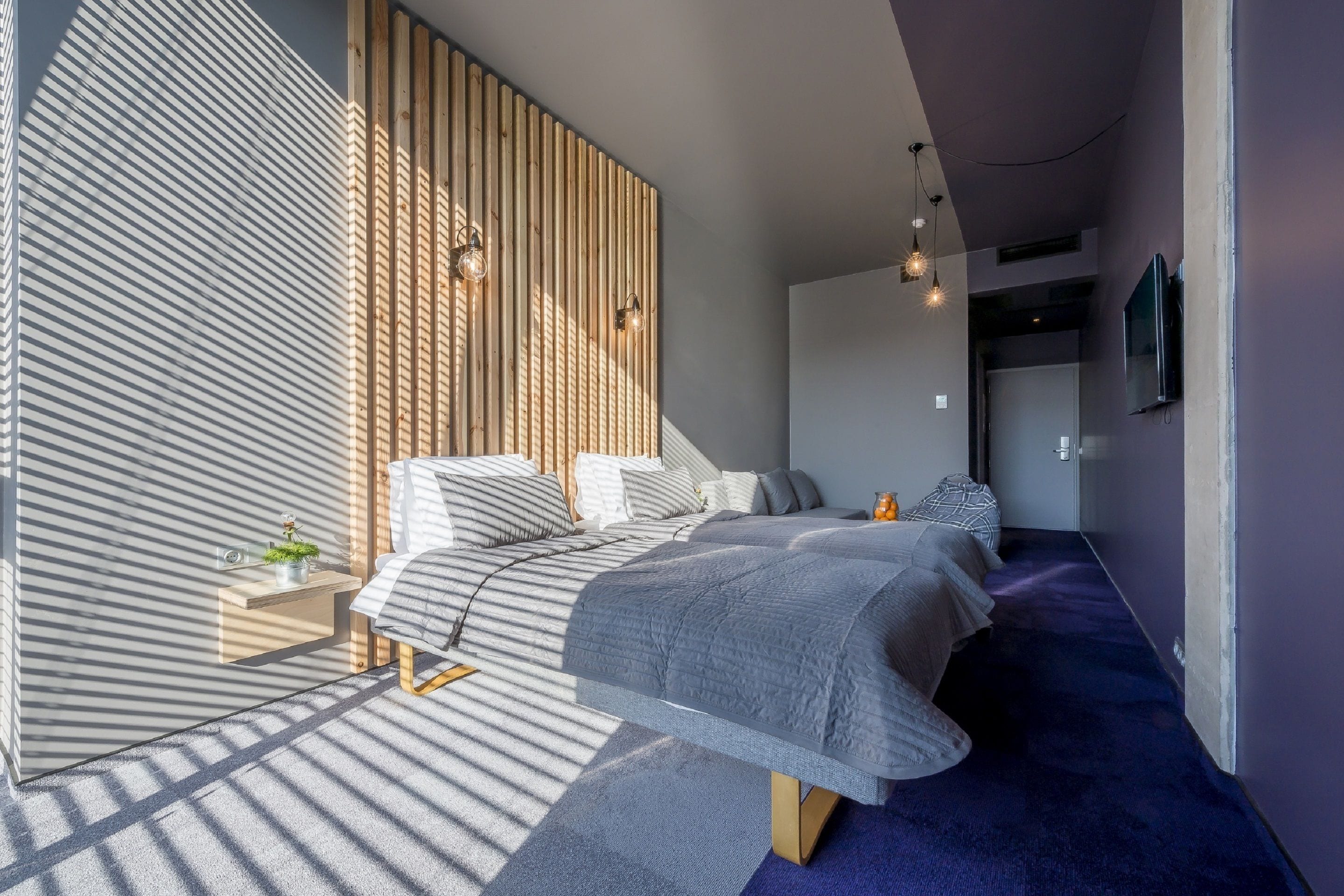 办公桌、隔音、熨斗/熨板、折叠床/加床（额外收费）