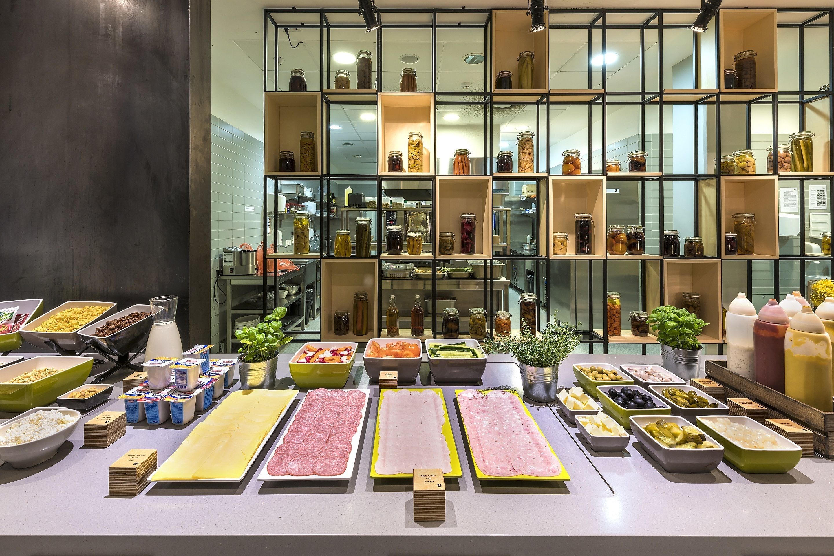 daily cooked-to-order breakfast (eur 7.90 per person)