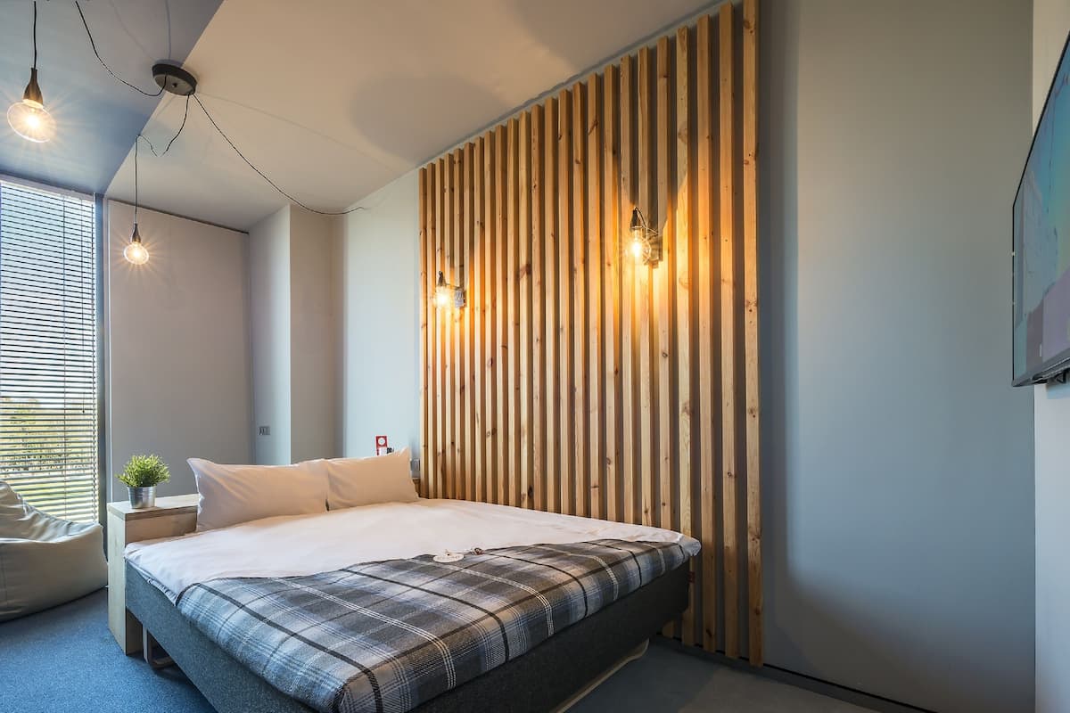 Desk, soundproofing, iron/ironing board, rollaway beds