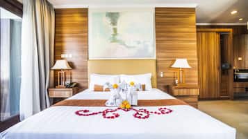 Minibar, una cassaforte in camera, una scrivania, ferro/asse da stiro