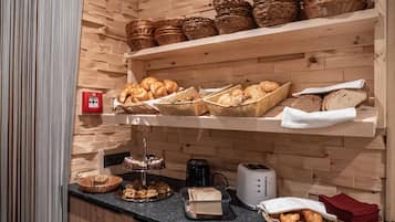 Daily buffet breakfast (EUR 17 per person)