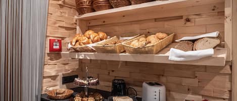 Daily buffet breakfast (EUR 17 per person)
