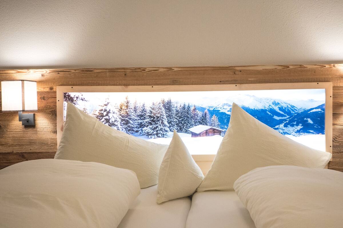 comfort room, balcony (typ c) | premium bedding, down duvets, pillow-top beds, in-room safe