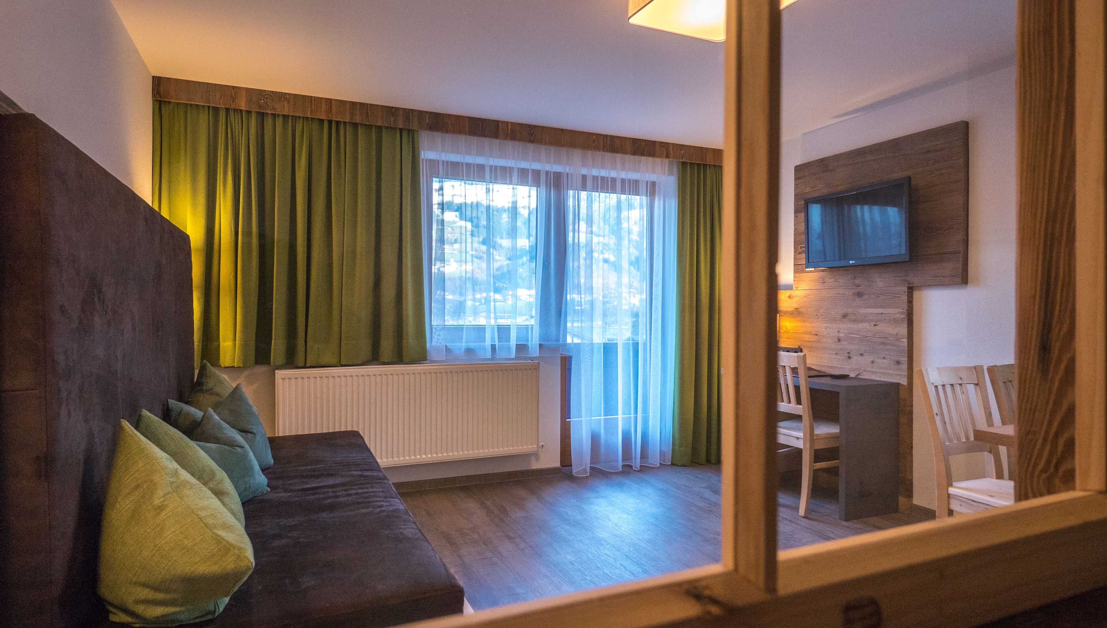 family room, 1 bedroom (typ b) | living area | flat-screen tv