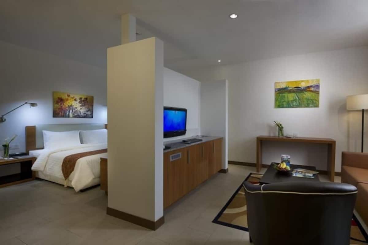 1 bedroom, in-room safe, desk, laptop workspace