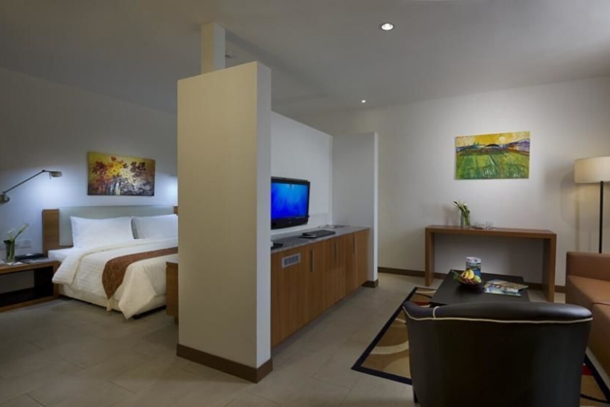 In-room safe, desk, laptop workspace, iron/ironing board (on request)