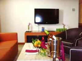 Family Room | In-room safe, desk, laptop workspace, iron/ironing board