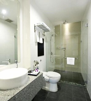 Doccia, soffione a pioggia, set di cortesia gratuito, asciugacapelli