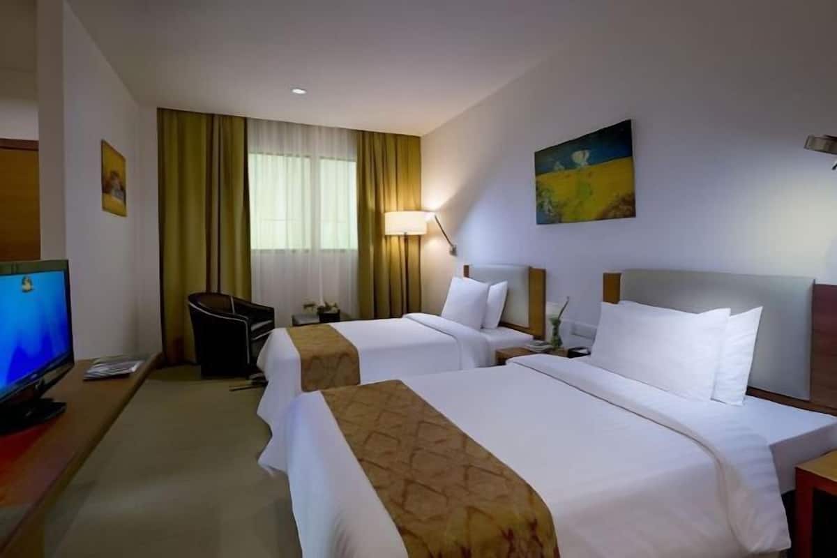 In-room safe, desk, laptop workspace, iron/ironing board