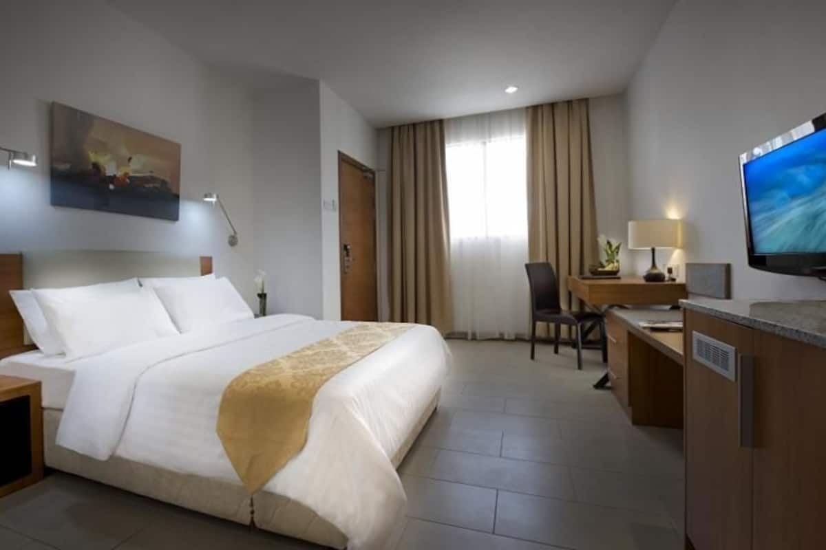 In-room safe, desk, laptop workspace, iron/ironing board
