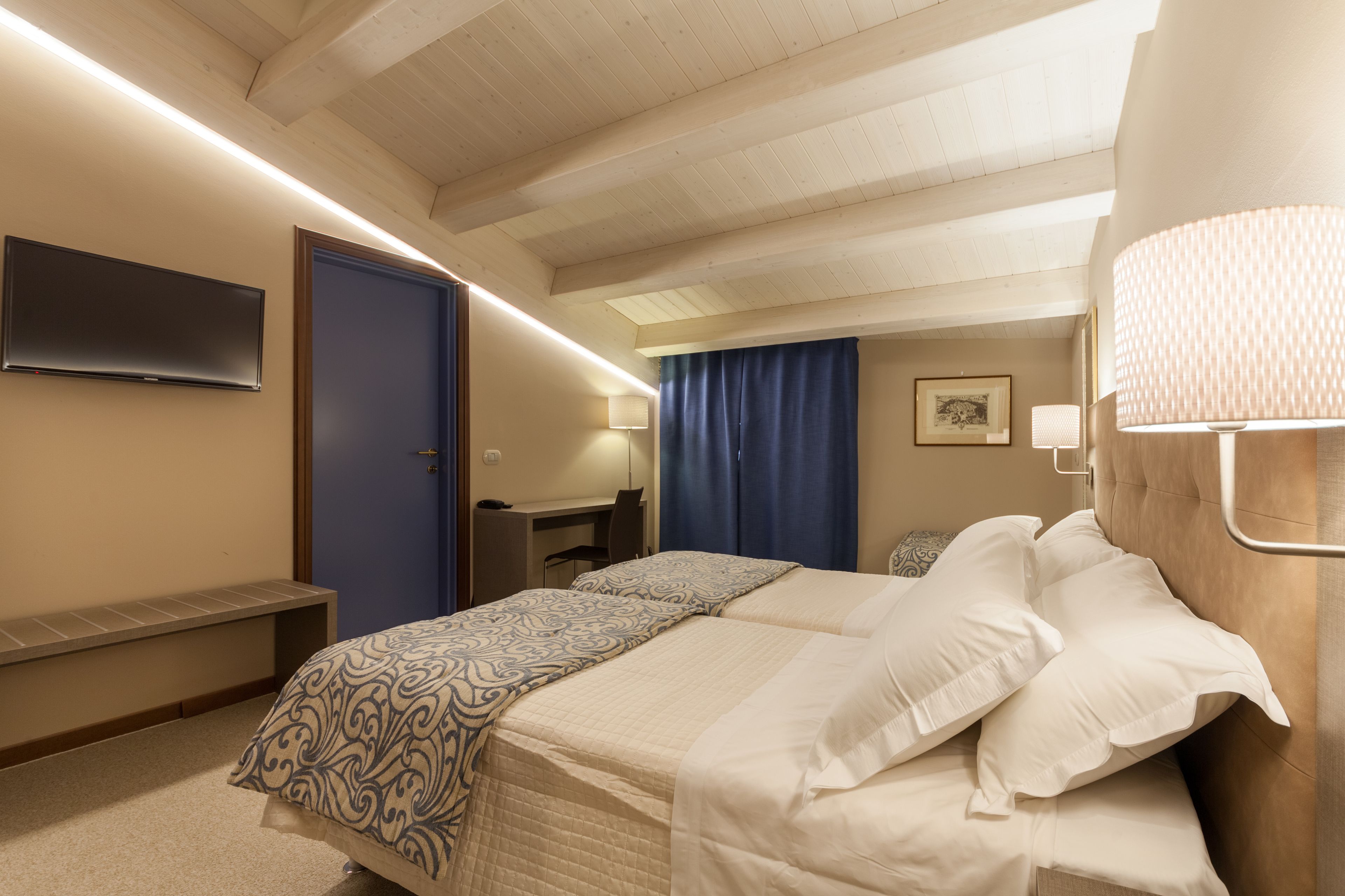 Photo - La Grotta Hotel