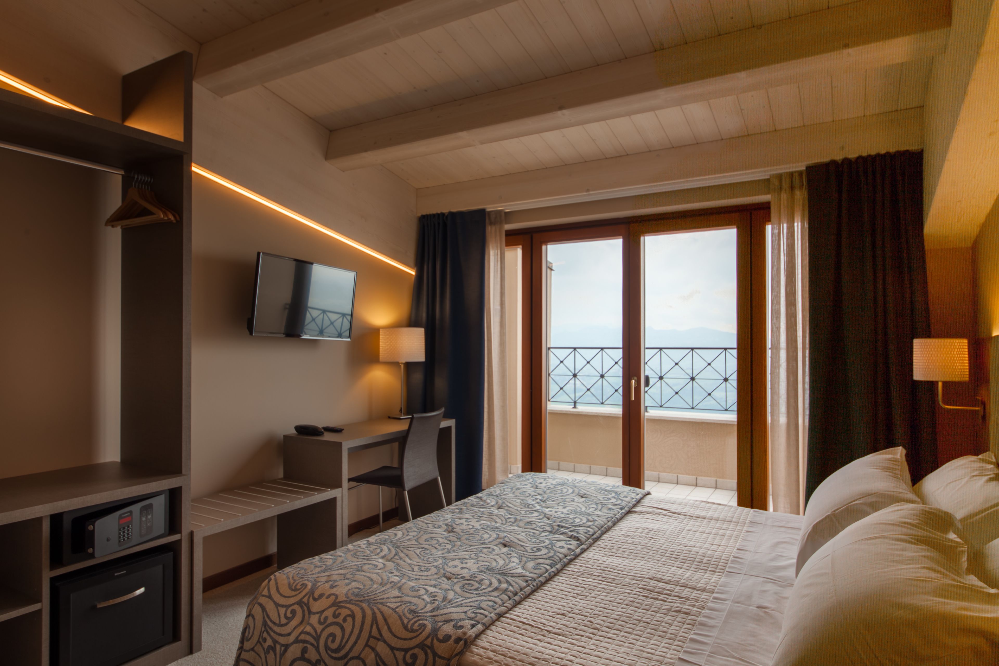 Photo - La Grotta Hotel