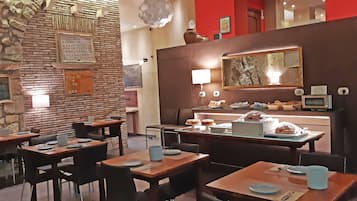 Colazione a buffet inclusa, servita tutte le mattine