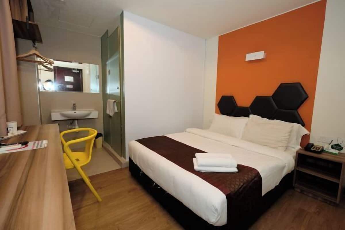 Desk, iron/ironing board, free WiFi, bed sheets
