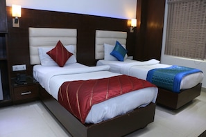 Room - Hotel High 5 Land (New Delhi)