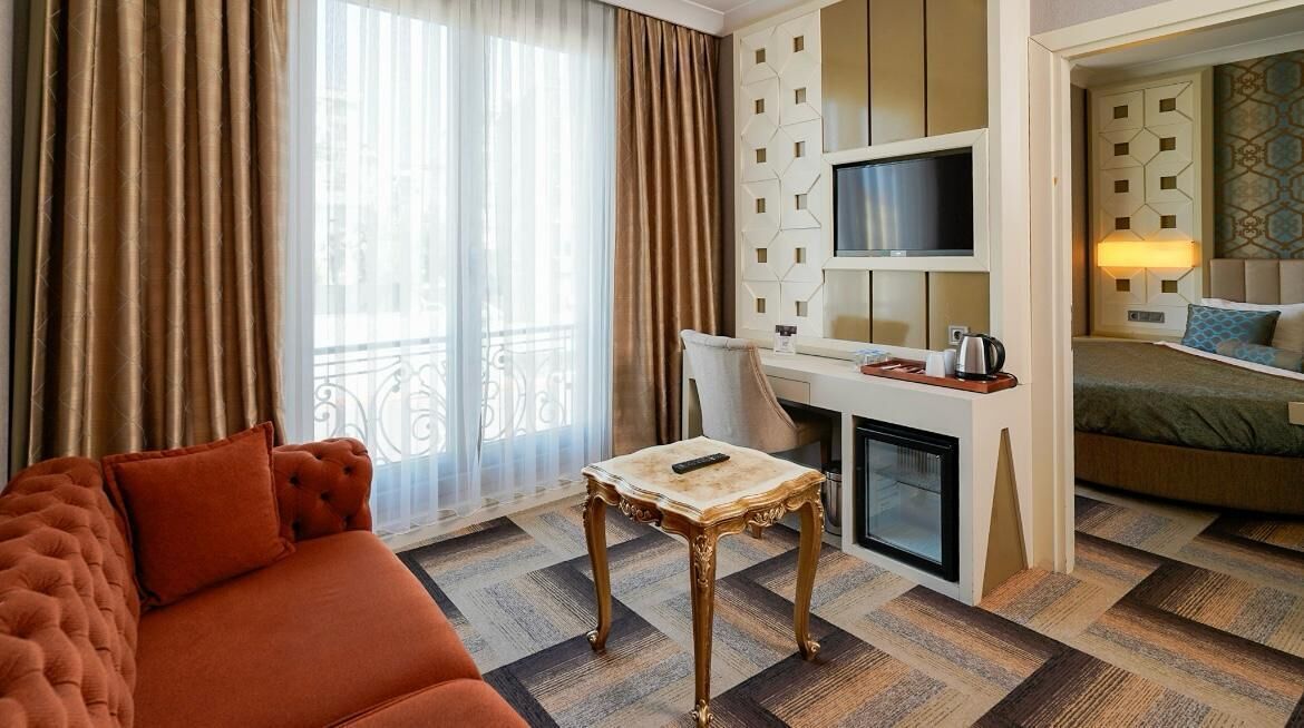 Family Suite | Premium bedding, free minibar, in-room safe, desk