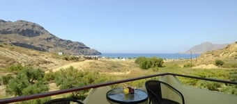 Albatros Studios & Apartments