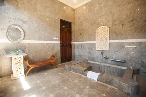 Family Chalet, 1 Bedroom | Bathroom | Separate bathtub and shower, jetted bath, free toiletries, slippers