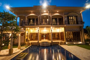 Deluxe Suite, 1 King Bed | Premium bedding, down comforters, in-room safe, desk - Success Dive Resort (Denpasar)