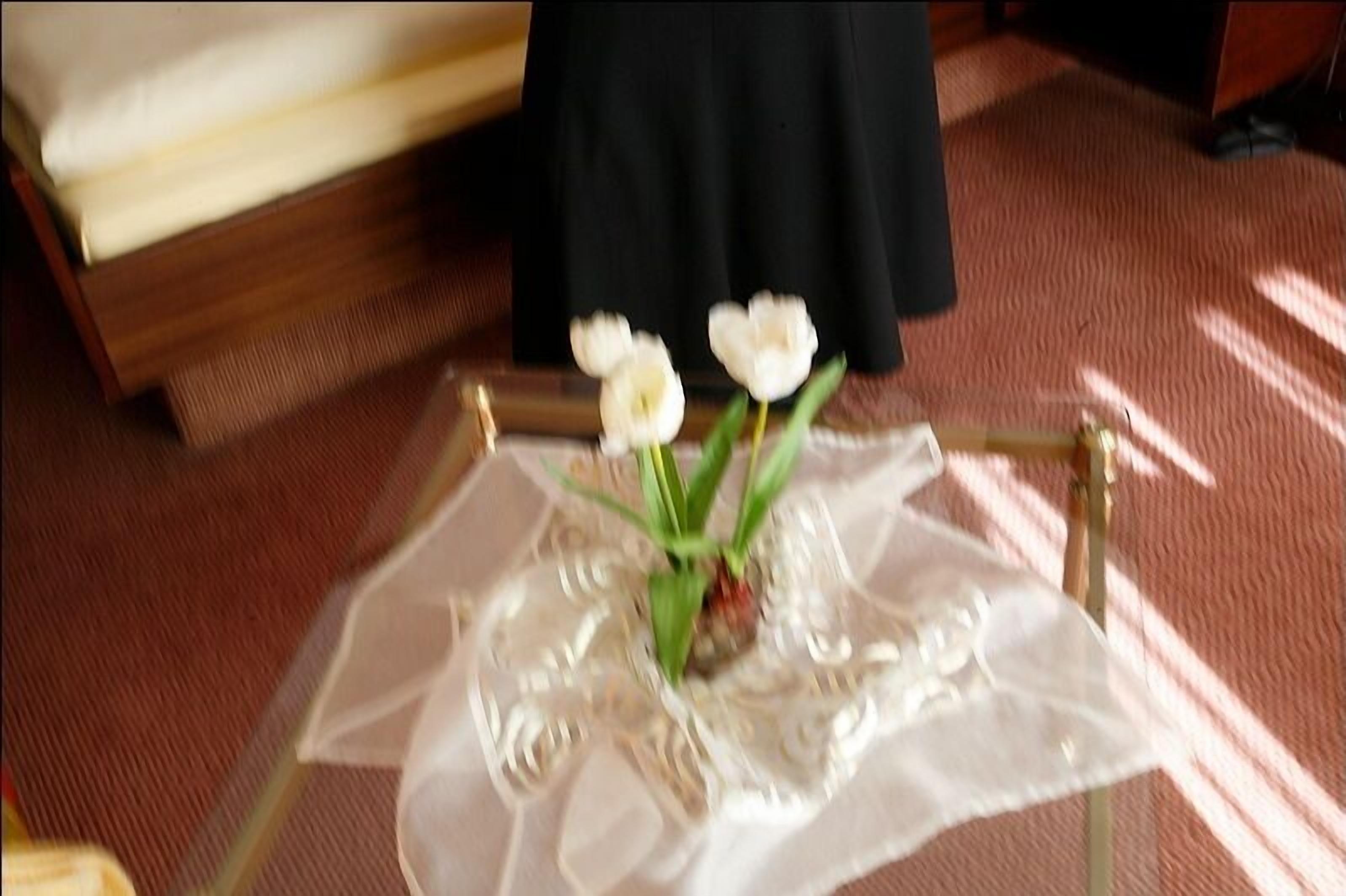 66-cm flat-screen tv with cable channels, tv